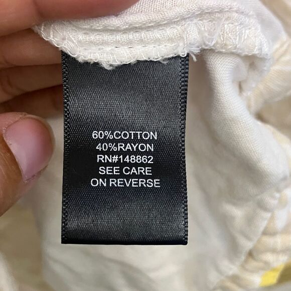 Torrid Floral Button-Down Ruffle Strap Top size 2 (2X) #716 - Picture 4 of 7